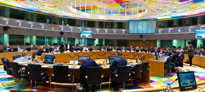 Βαρύ κλίμα στο EWG: Τα «άκουσε» ο Χουλιαράκης για αύξηση κατώτατου μισθού-καθυστερήσεις